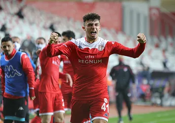 Son dakika | Beşiktaş gözünü genç golcüye dikti! Gökdeniz Bayrakdar için yönetim harekete geçti