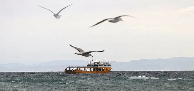 Marmara Denizi’nde fırtına! Çok sayıda sefer iptal edildi...