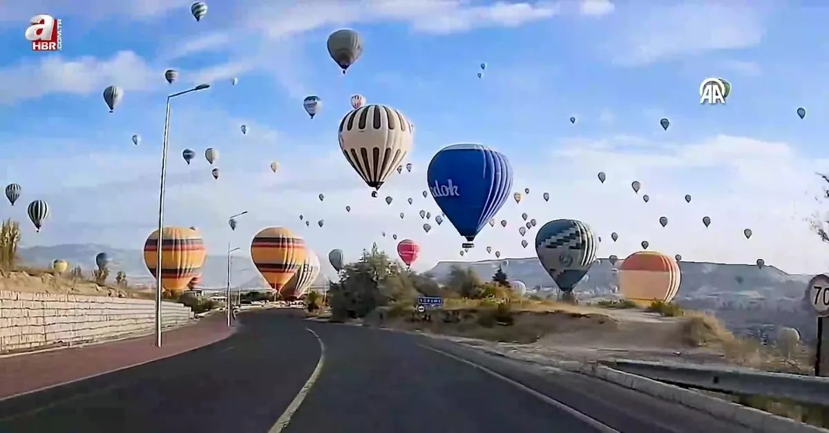Kapadokya'da gökyüzü sıcak hava balonlarıyla renklendi