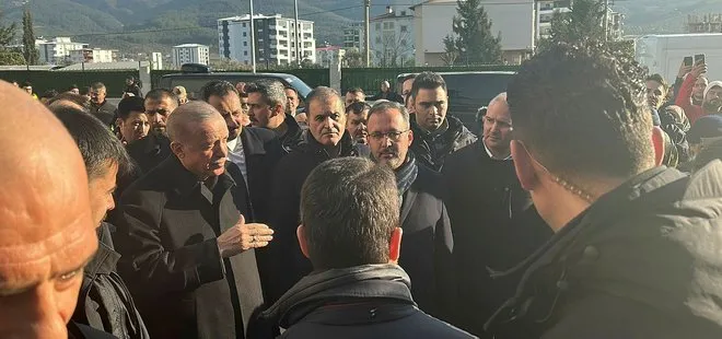 Son dakika: Başkan Erdoğan Adıyaman’daki deprem bölgesinde can kaybını açıkladı! Depremzedelerle buluştu alanı inceledi