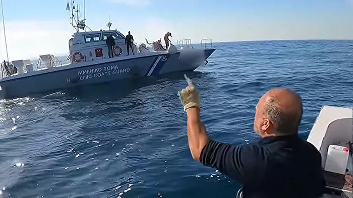 Son dakika: Türk balıkçılar tehditlere boyun eğmedi! Yunan komutana haddini bildirdi: Geldikleri gibi gittiler