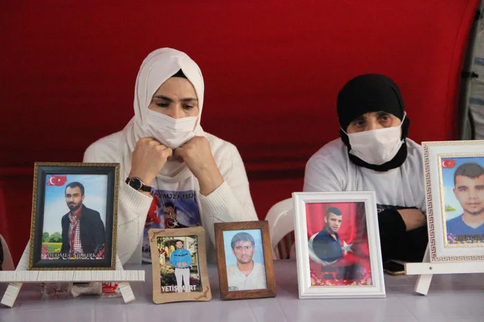 Evlat nöbetindeki anne: HDP il binası olmadan hiçbir çocuk dağa gidemez