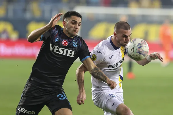 trabzonspor-ile-ankaragucu-puanlari-paylasti-1668191843640.jpg Trabzonspor ile Ankaragücü puanları paylaştı - 2