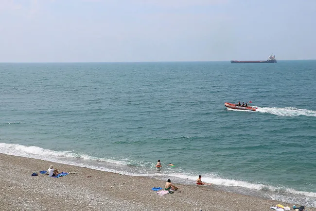 Zonguldak'ta akıntıya kapılan gençlerin imdadına ekipler yetişti - 1