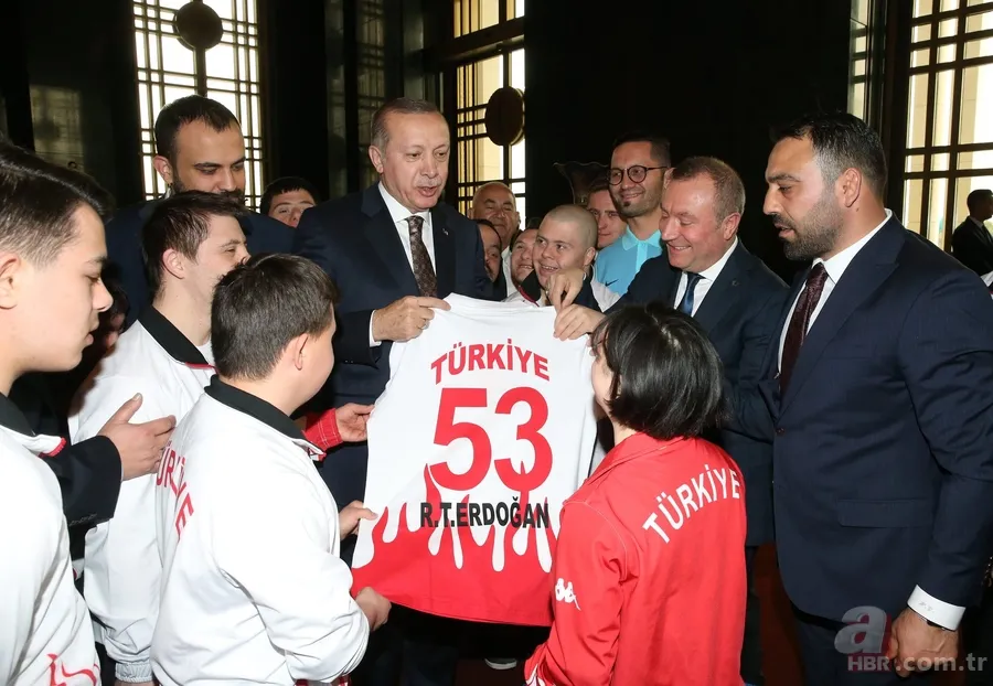 Erdoğan'dan anlamlı kabul 8