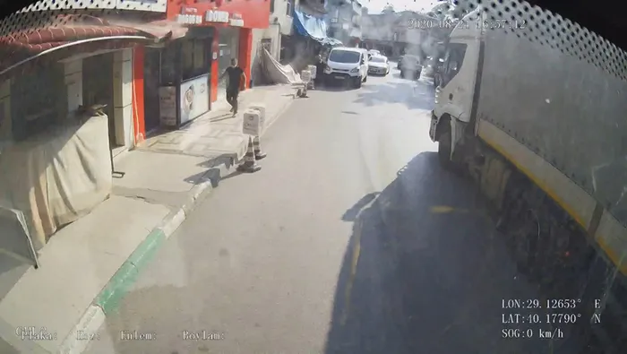 Otobüste dehşeti yaşadılar! Ölümün teğet geçtiği anlar kamerada - 3