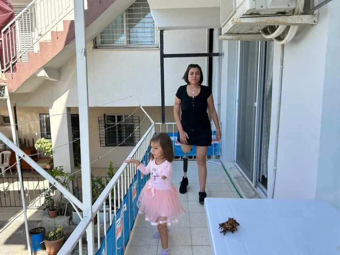 Depremde ayağını kaybeden acılı anneye vicdansızlık! 80 bin liralık protezi 650 bin TL'ye sattılar - 3
