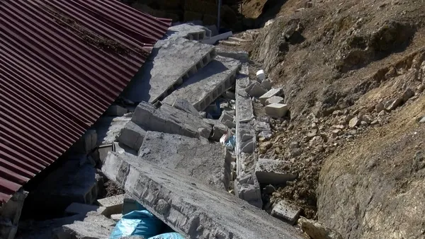 55 haneli köyden geriye 3 ev kaldı! Depremin yıktığı Kahramanmaraş'ta feci olay - 5