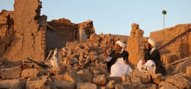 Afganistan’daki deprem can kaybı 2 bin 400’e yükseldi
