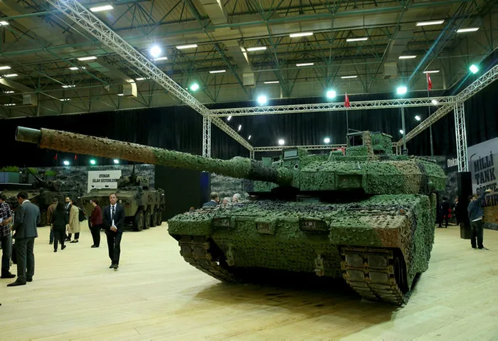 Altay Asimetrik Harp Tankı IDEF 2017'de görücüye çıktı - 1