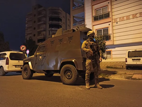 Mersin’de şafak vakti FETÖ/PDY operasyonu: 15 şüpheli için yakalama kararı