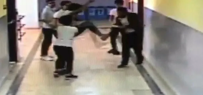 Okul koridorunda dehşet dolu anlar!