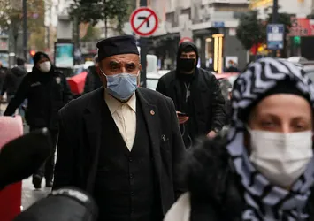Uzman isimden maske uyarısı: Ceza için değil virüsten kaçmak için kullanılmalı