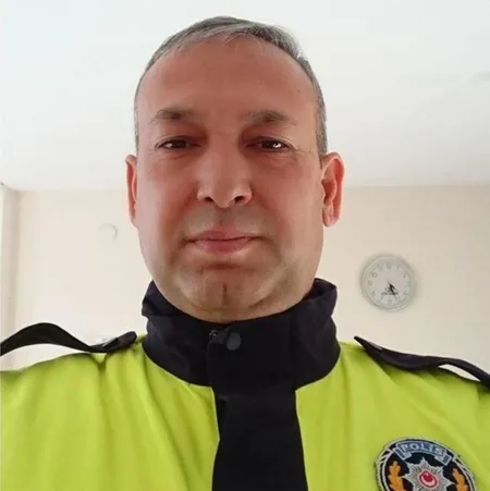 polis-memuru-yuksek-atesle-gittigi-hastanede-oldu-1585553668860.jpg Polis memuru yüksek ateşle gittiği hastanede öldü - 1