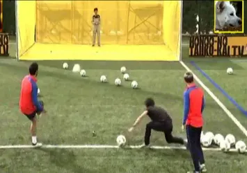 Messi ve Suarez drone vurmak için yarıştı