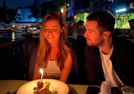 Ezgi Eyüboğlu’ndan eski sevgilisi Oğulcan Engin’e olay gönderme