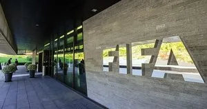 FIFA’dan tüküren futbolculara ceza önerisi