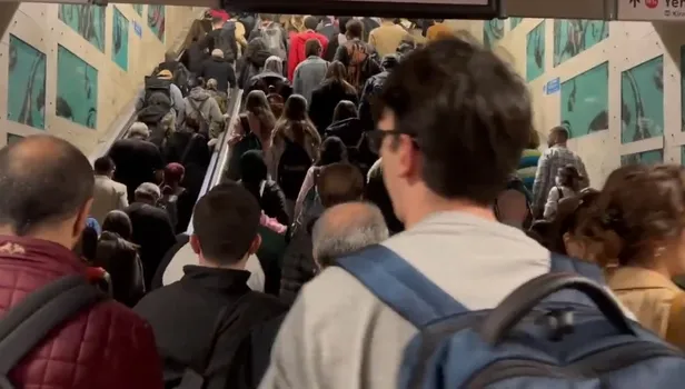 son-dakika-yenikapi-metro-seferleri-neden-iptal-edildi-25-ekim-m2-yenikapi-haciosman-metro-seferleri-ne-zaman-1666685930784.jpg SON DAKİKA! Yenikapı metro seferleri neden iptal edildi? 25 Ekim M2 Yenikapı-Hacıosman Metro seferleri ne zaman düzelecek? - 1