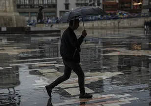 Bolu güne yağışla uyandı