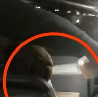 Uçakta taciz! Koltuğa bağlandı