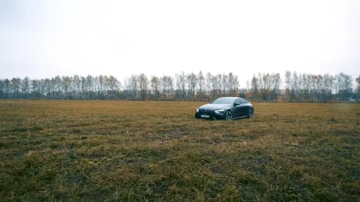 Sürekli arızalandığı için milyonluk Mercedes’i benzin döküp yaktı