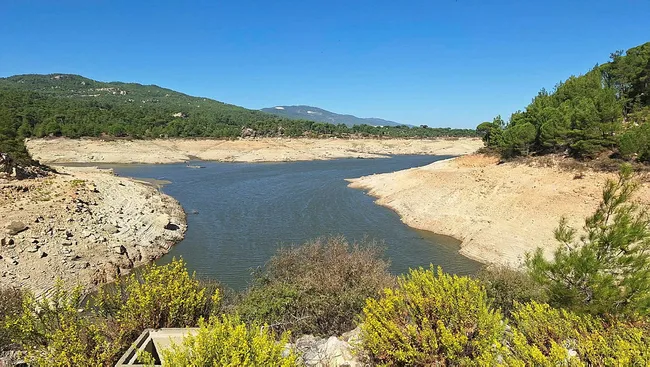 bodruma-su-veren-2-baraj-da-kurudu-tehlike-cok-buyuk-1696963447107.jpg Bodrum’a su veren 2. baraj da kurudu! Tehlike çok büyük - 2