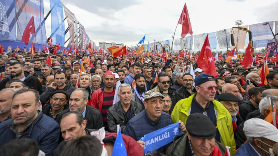 Başkan Recep Tayyip Erdoğan Ankara'da destan yazdı! Bayraklarla mitinge koştular