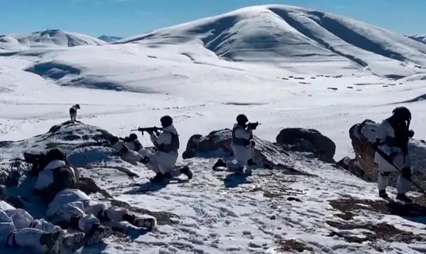Türk askeri dondurucu soğukta görev başında! Eksi 25 derecede vatan nöbeti - 3