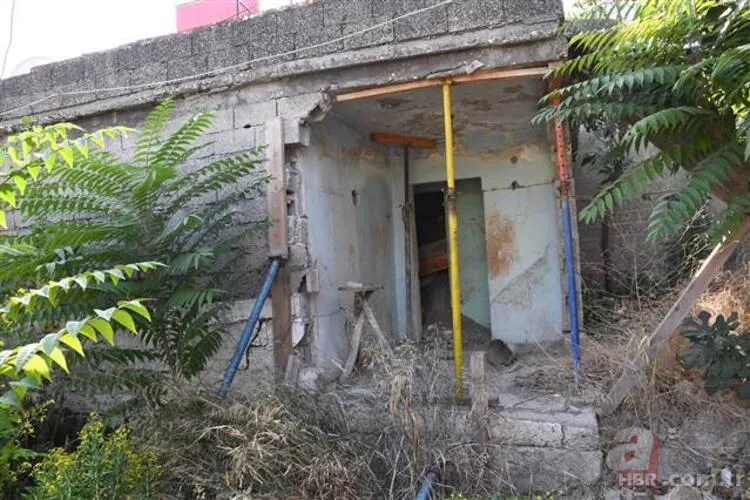 Mersin'de gizemli kazı! Kırmızı ev uydu görüntülerine kapatıldı 6