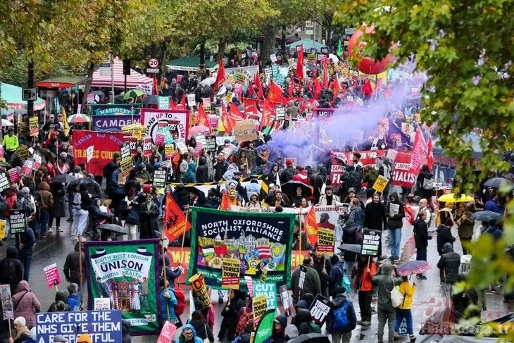 Ekonomik krizdeki İngiltere’de grev büyüyor! Gösteri ve yürüyüşler ülke geneline yayıldı