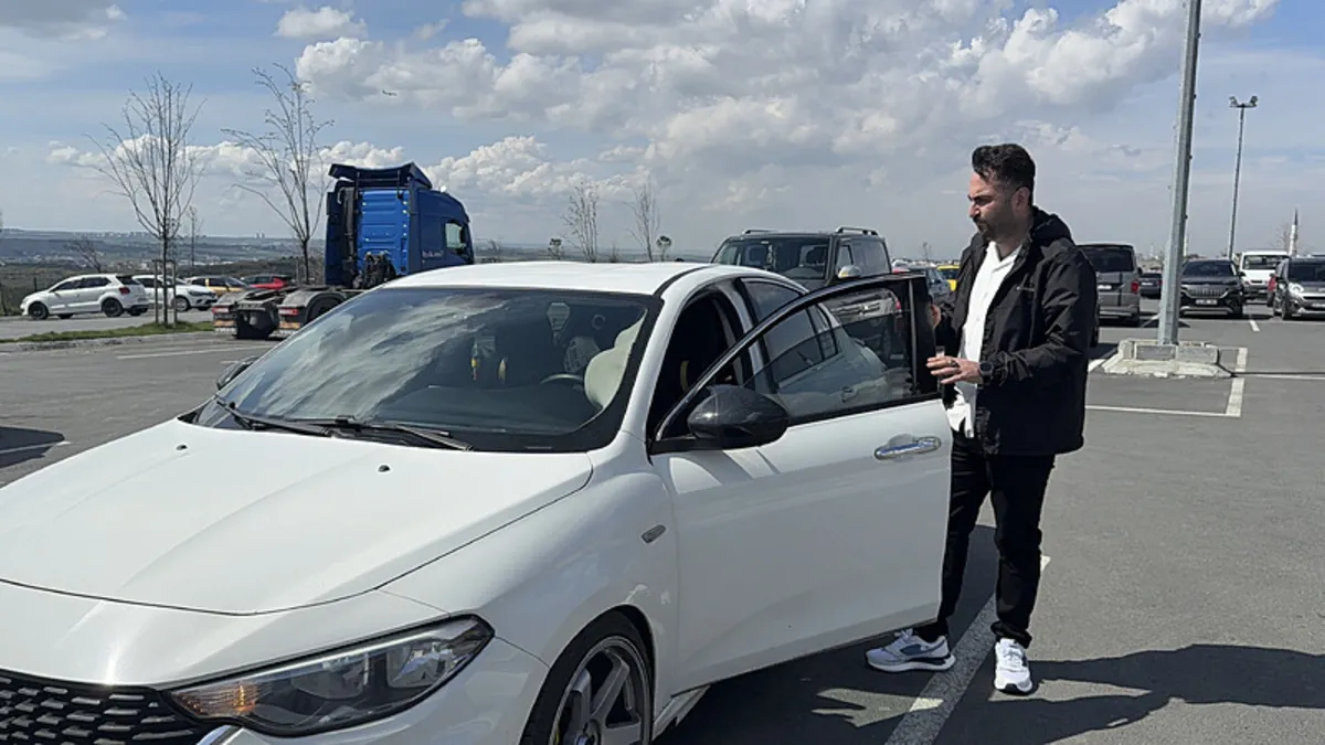 İstanbul'da bir garip olay: Çarptığı otomobili tamir etmeden gitmedi