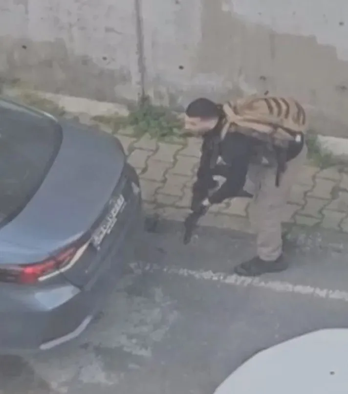 besiktasta-hain-teror-saldirisinda-yeni-gelisme-hastanedeki-tedavisi-tamamlanan-saldirgan-tutuklandi-1777409640750.jpeg Beşiktaş'ta hain terör saldırısında yeni gelişme! Hastanedeki tedavisi tamamlanan saldırgan tutuklandı - 1