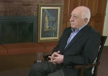 CNN'e çıkan Fetullah Gülen önce hakaret etti sonra dalga geçti