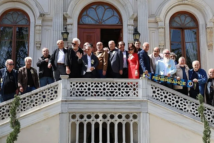 Hababam Sınıfı’nın efsaneleri 50 yıl sonra aynı sıraya oturdu