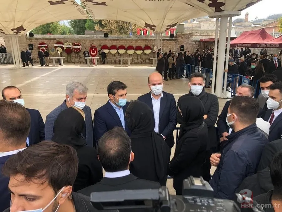 Özdemir Bayraktar son yolculuğuna uğurlandı! Sevenleri Fatih Camii'ne akın etti 23