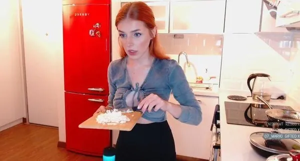 Hastalık bahanesiyle para topladı! Twitch Didem Şener kimdir, kaç yaşında?