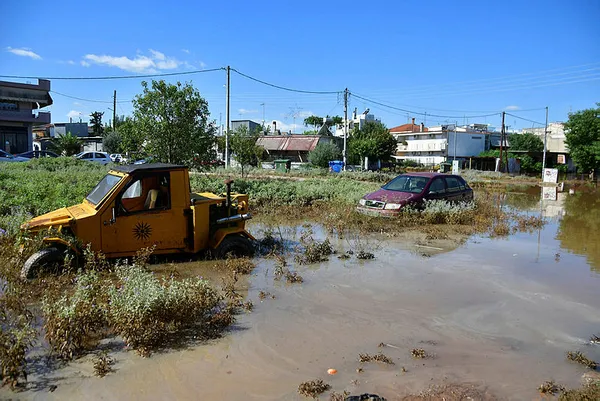 Yunanistan’daki selde ölü sayısı 17’ye yükseldi