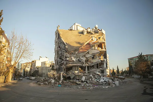 Bakan Murat Kurum A Haber’e konuştu! Hasarlı çok sayıda bina yıkılacak ve 10 bin yuvanın inşasına başladık