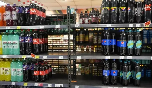 1699522431994.jpeg Coca Cola Hırvatistan'da bazı ürünlerini raftan çekiyor! Zehirlenme vakaları artmıştı - 2