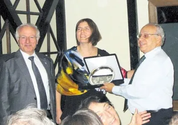 Emekli profesörü 500 bin lira dolandırdılar