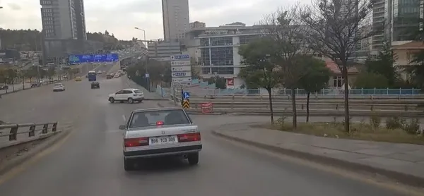mhp-lideri-devlet-bahceli-klasik-otomobiliyle-ankara-turu-yapti-ferdi-tayfurun-sarkisiyla-keyifli-anlar-1663780835976.jpg MHP lideri Devlet Bahçeli klasik otomobiliyle Ankara turu yaptı! Ferdi Tayfur'un şarkısıyla keyifli anlar... - 3