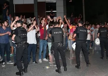 Galatasaray karıştı! Florya'da olay var
