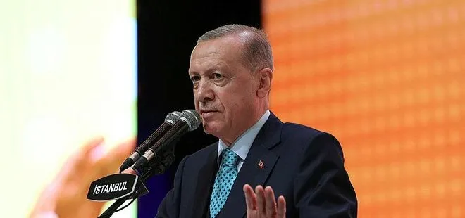 Başkan Erdoğan deprem bölgesinde böyle karşılandı! Depremzedelerden anlamlı pankart: Böylesine muhtaç etme bizi