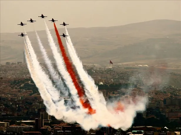 30-agustos-zafer-bayrami-ne-zaman-hangi-gune-denk-geliyor-30-agustos-resmi-tatil-mi-zafer-bayrami-anlam-ve-one-1754822183052.jpg A Haber Foto Arşiv