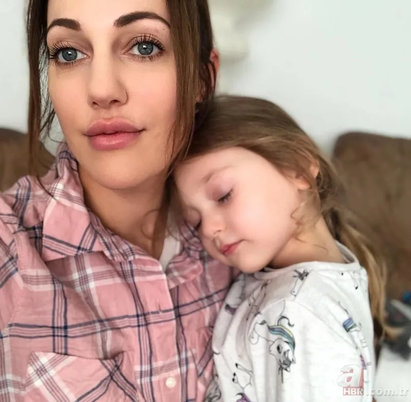 Resmen annesinin kopyası... Muhteşem Yüzyıl'ın Hürrem Sultan'ı Meryem Uzerli'nin kızı Lara büyüdü! 25