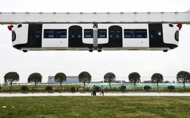 Çin’de ilk hava treni hizmete girdi