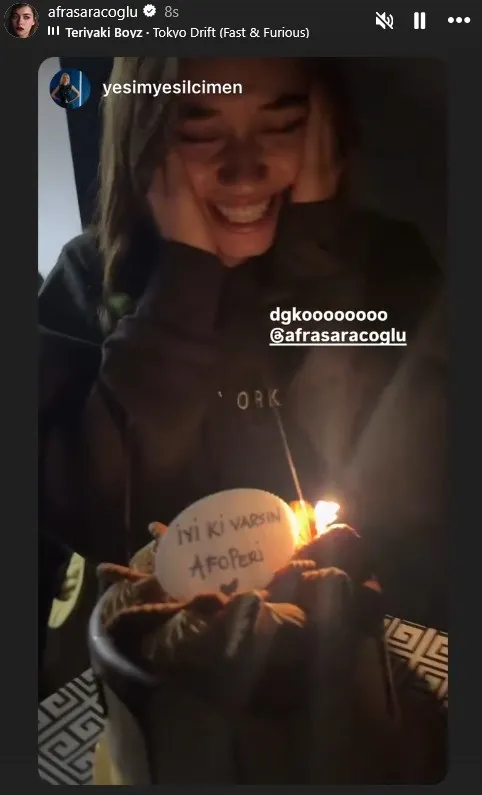 abinin-basrolu-afra-saracoglu-partneri-kenan-imirzaliogluna-ovgu-yagdirdi-1764655026374.jpg Kaynak: Instagram