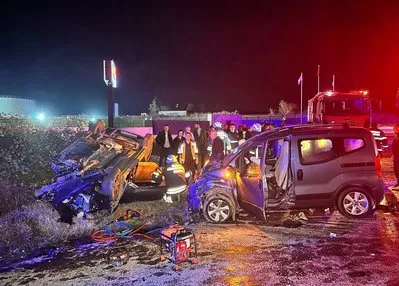 Kara yolunda katliam gibi kaza