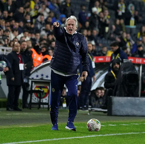 1671745436999.jpg Türkiye Kupası'nda Fenerbahçe-Galatasaray derbisi yaşanabilir! Gözler bugünkü kura çekiminde! ZTK son 16 heyecanı... - 5