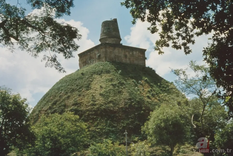 Piramitlerle yarışan dev yapı! Binlerce yıl ayakta kalan anıtın hikayesi 4